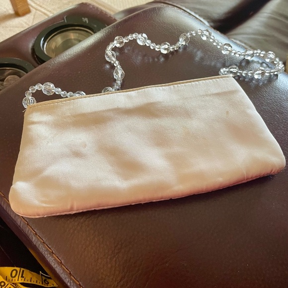 Clutch Mini Wristlet, HandSewn & Beaded, White Satin $ Silver Flowers, Z… - Picture 8 of 8